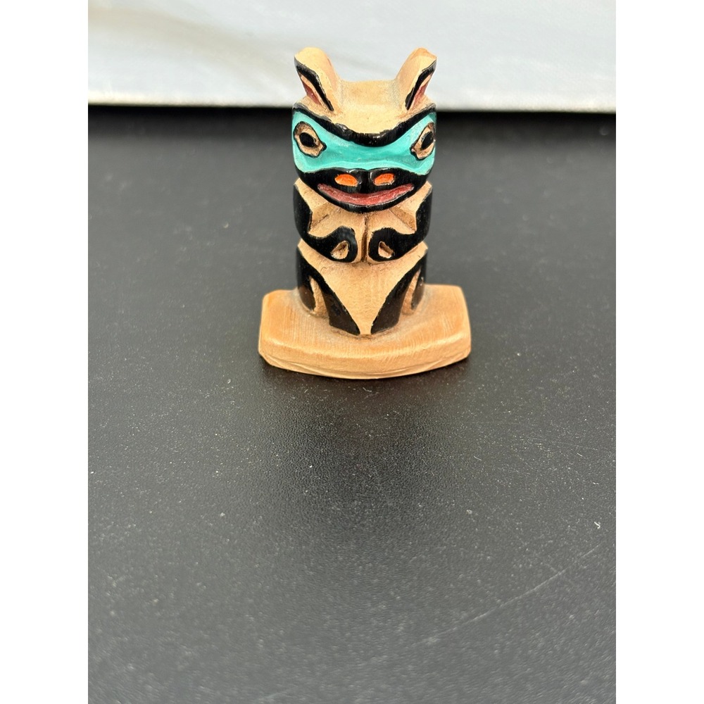 1992 Made in Alaska Tlingit Wood Carved Totem Pole Bear 2 inch